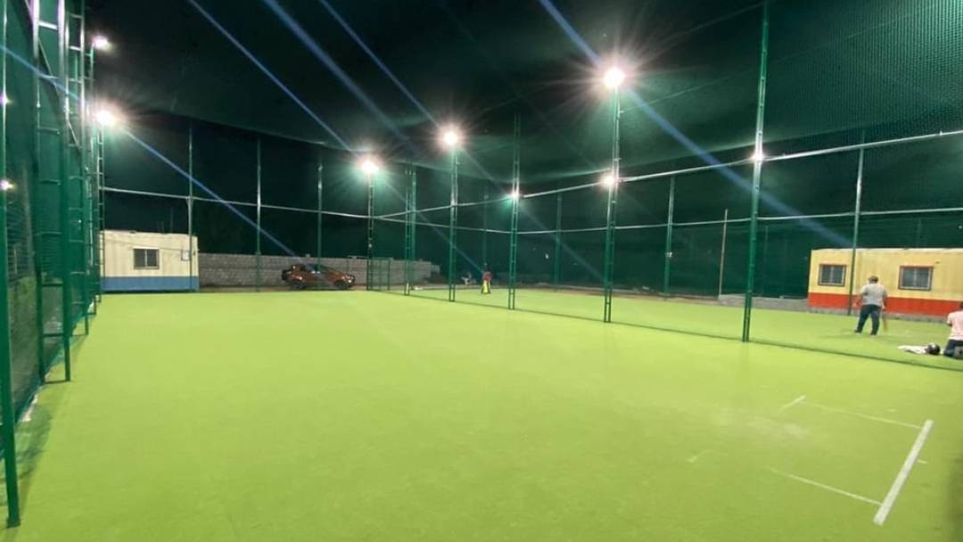 Indoor box cricket